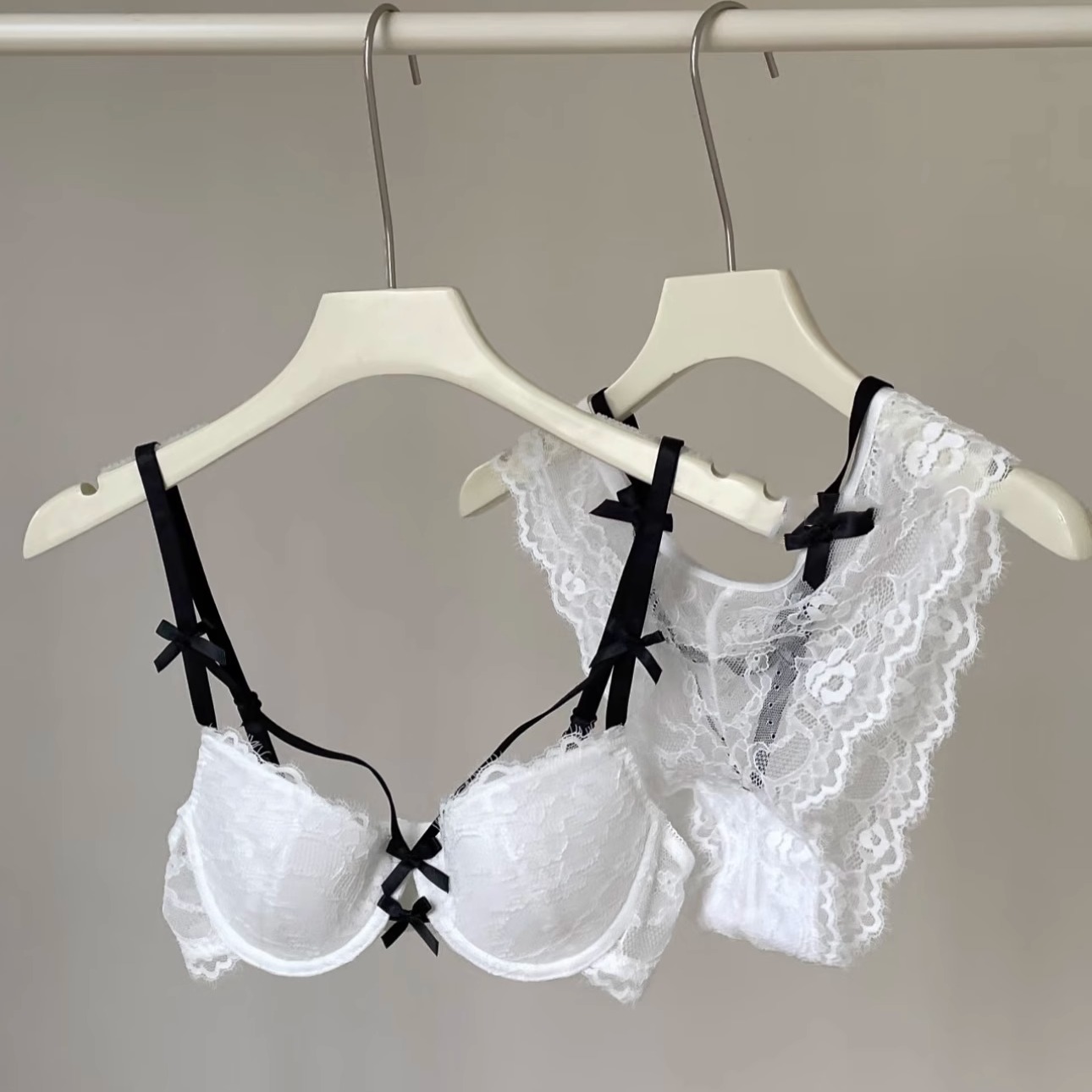 法式白色性感蕾丝内衣女小胸聚拢显大上托防下垂收副乳文胸罩套装