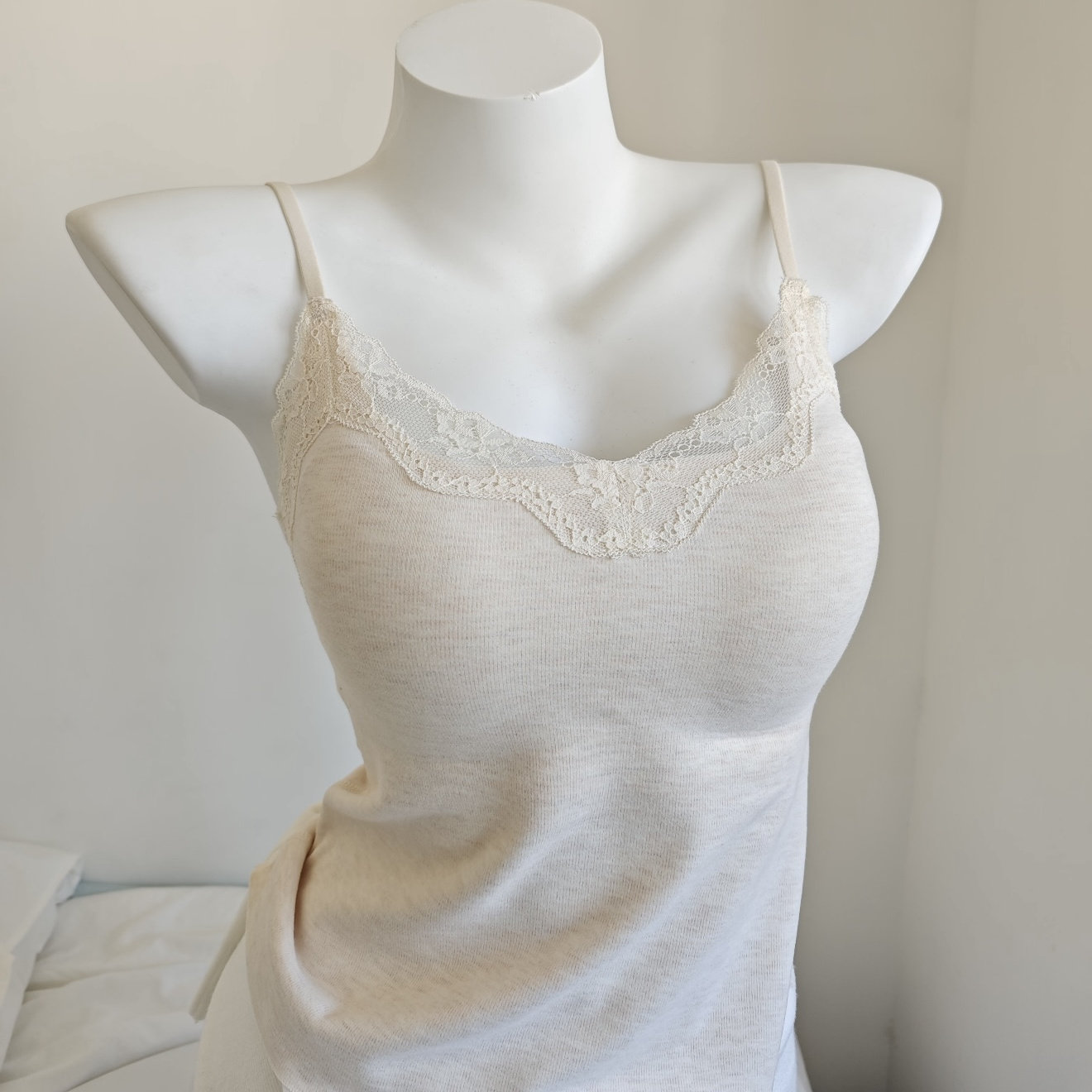 秋冬纯欲蕾丝拼接吊带内衣女士舒适磨毛保暖背心式可外穿内搭上衣