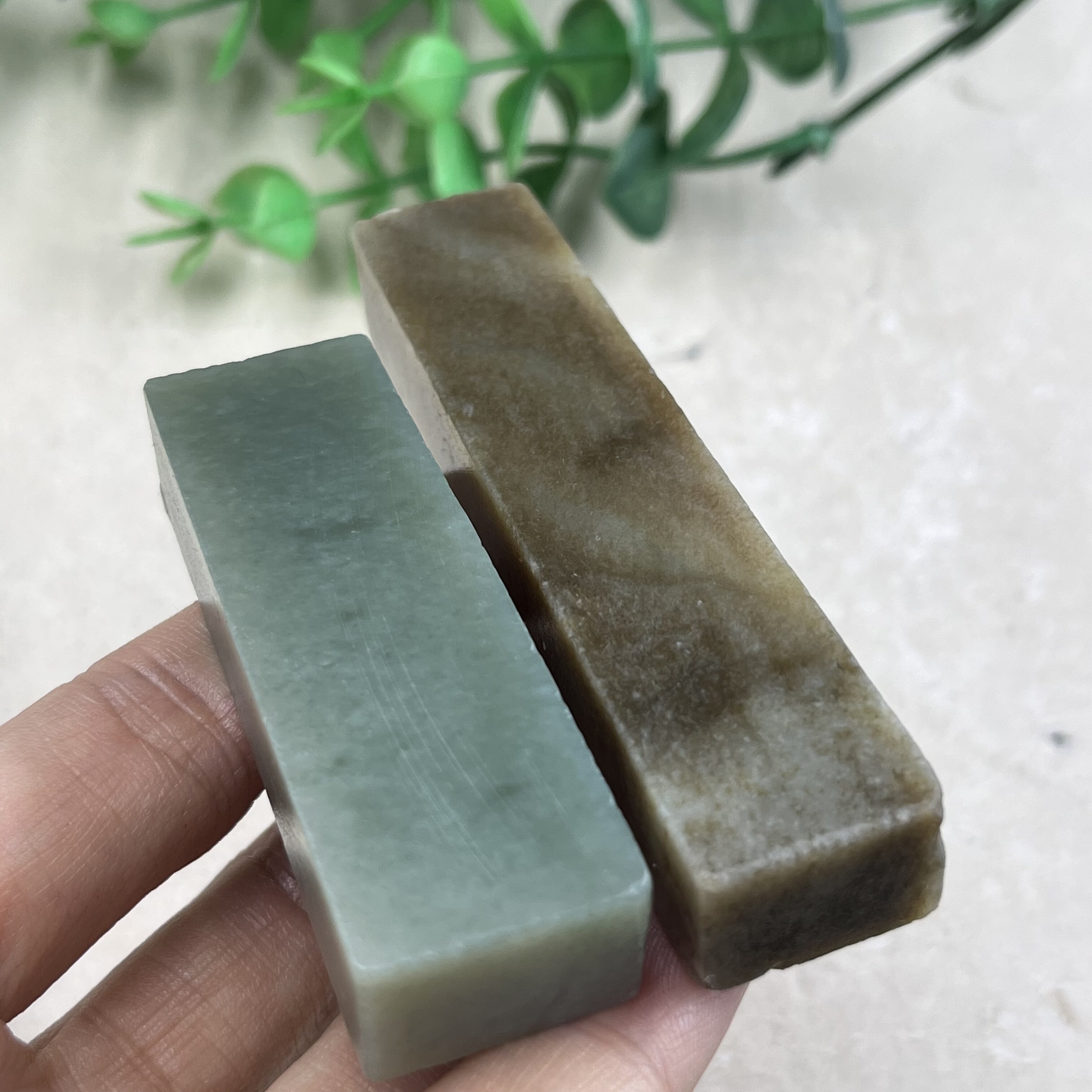 2件价新疆和田玉糖玉白玉翠青印章把件边角料长条镇尺玉石料包邮t