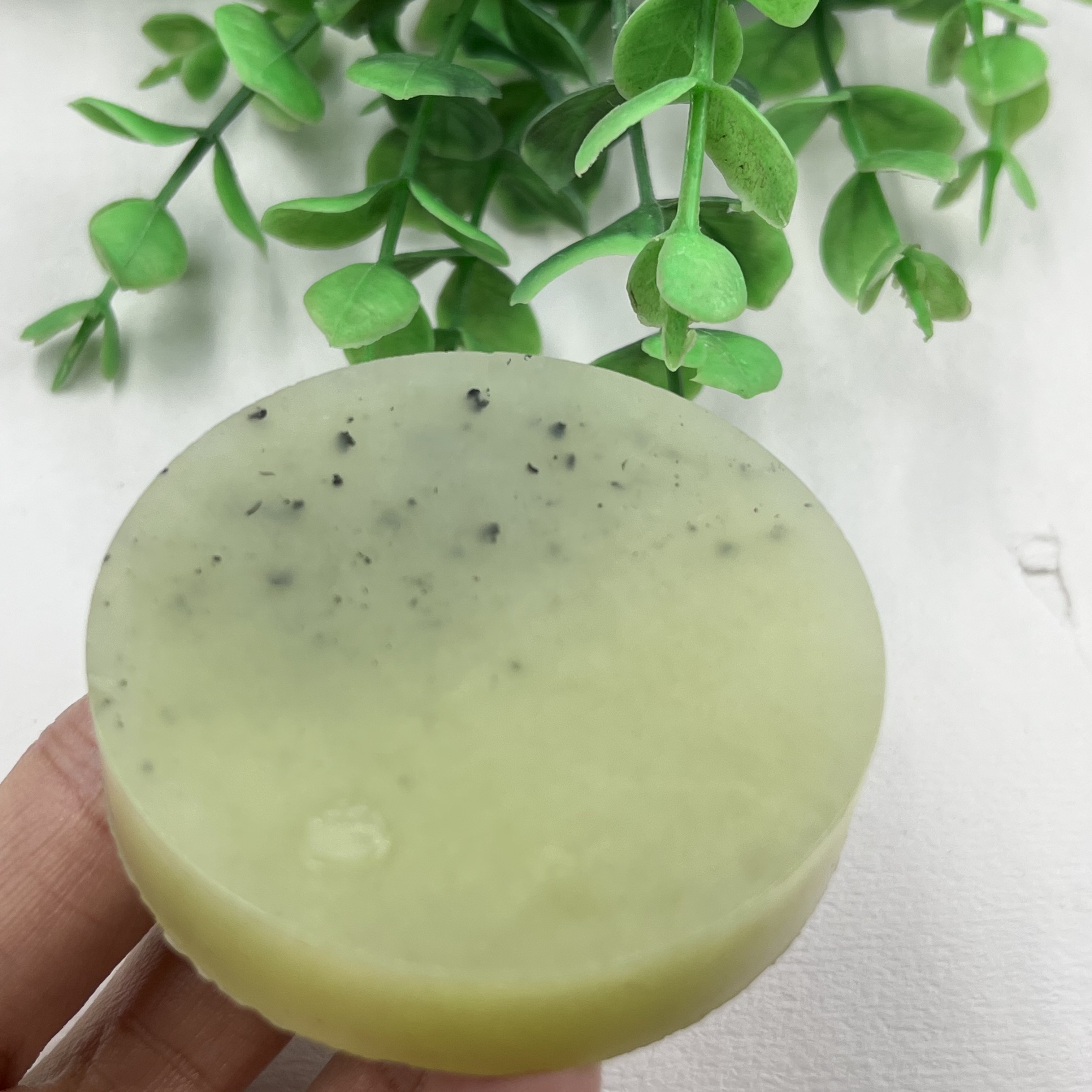 新疆和田玉特色黄口料带青花手镯芯牌子边角料玉石圆牌包邮92克ta