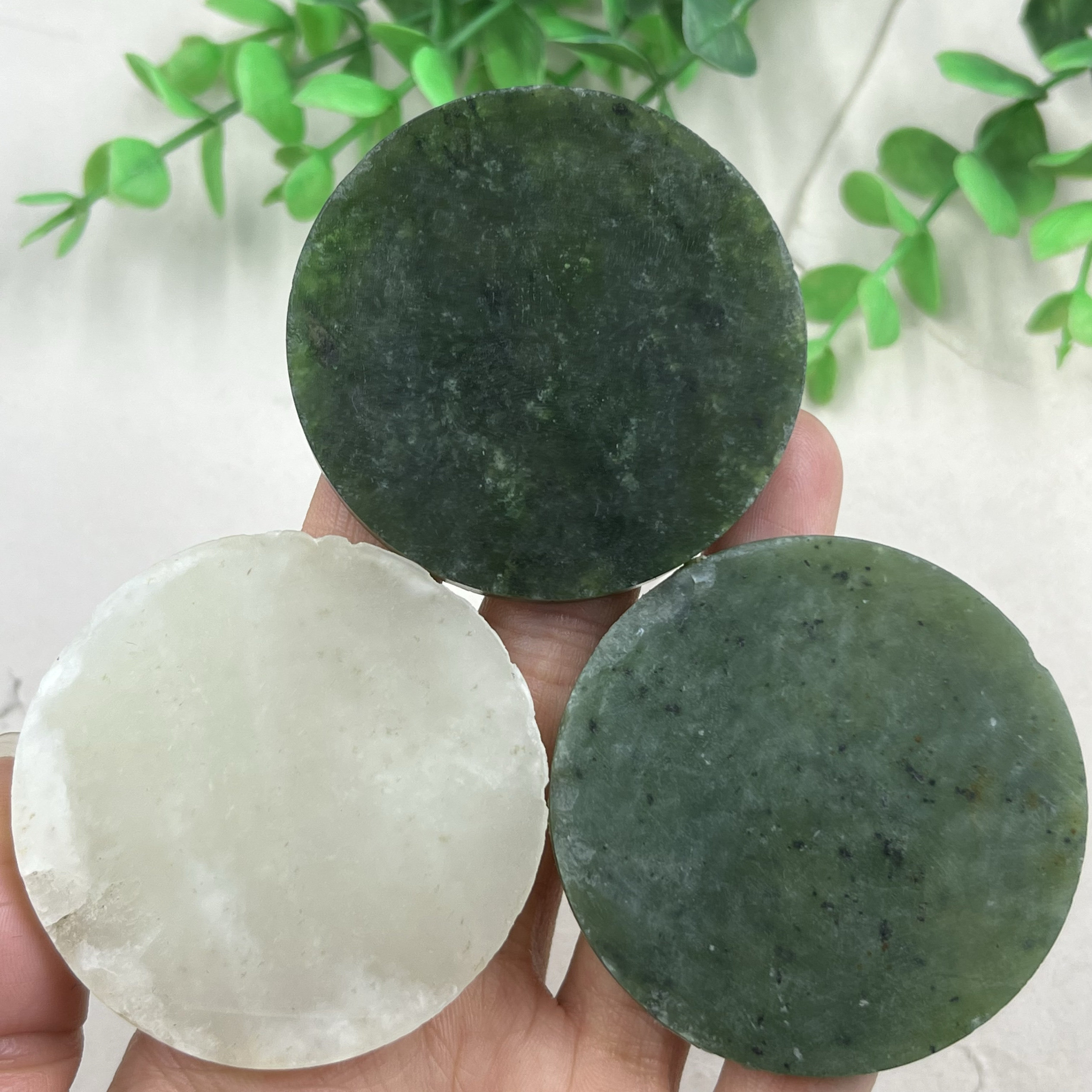 3件价新疆和田玉碧玉圆牌茶托边角料玉石料下脚料学习标本包邮