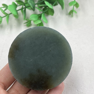 新疆和田玉青玉且末手镯芯牌子边角料玉石圆 牌下脚料包邮106克a