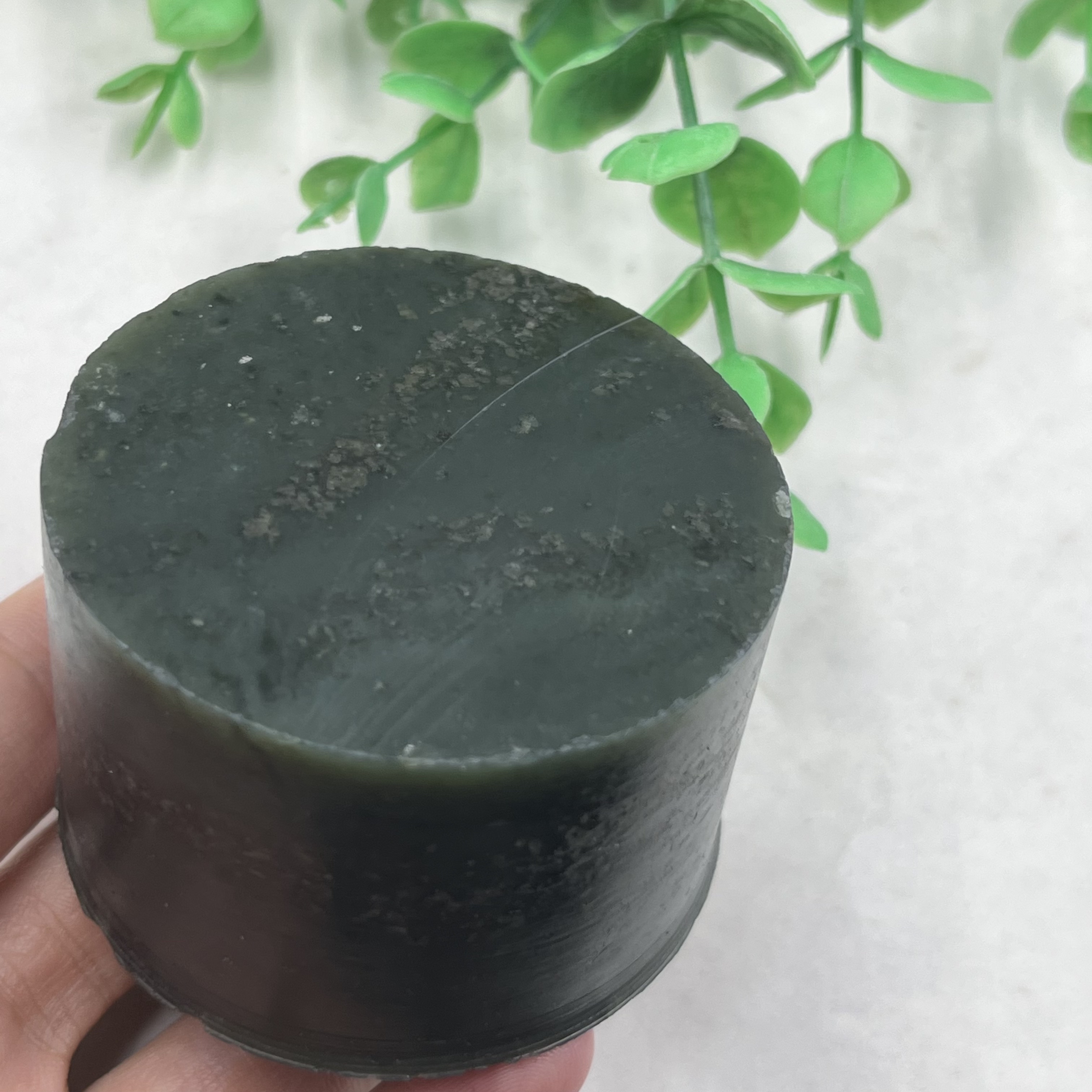 新疆和田玉圆柱手镯芯磨刀石边角料玉石料镇纸下脚料包邮291克t