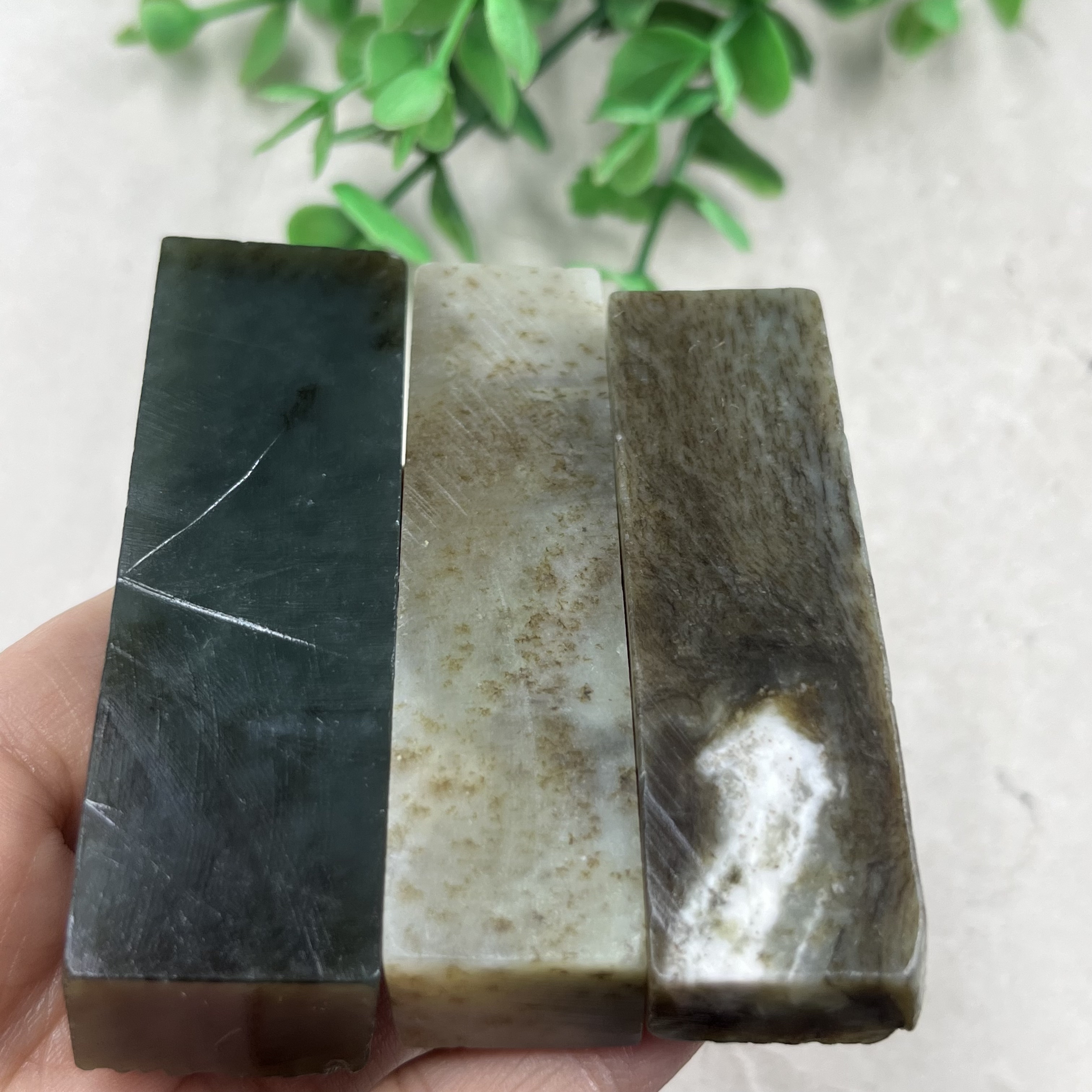 3件价新疆和田玉糖青玉且末牌子边角料标本料下脚料吊坠料包邮t