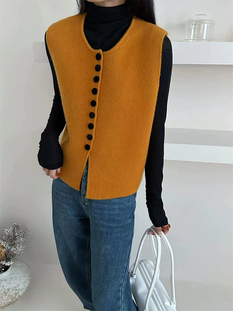 圆领单排扣针织马甲