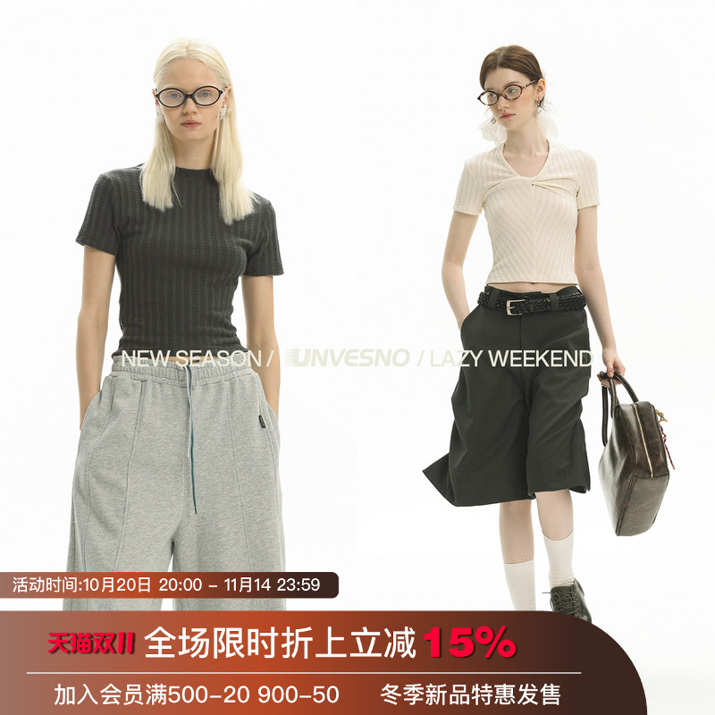 【多种穿法】Unvesno(UN) 扭结堆叠花纹坑条女款透气短袖上衣