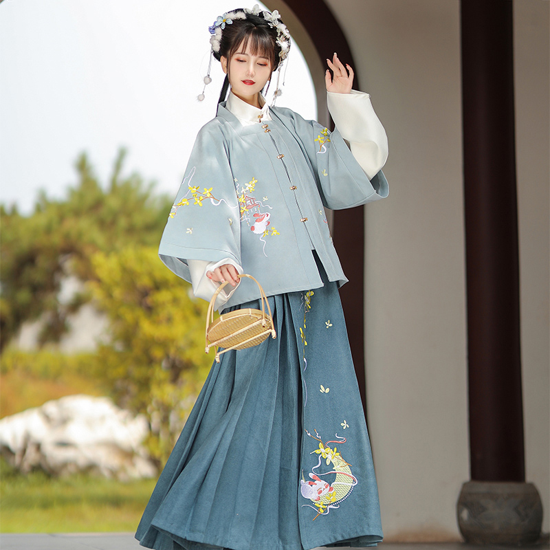 中国风古装汉服女秋冬季齐腰襦裙全套明制方领对襟坦领半臂马面裙