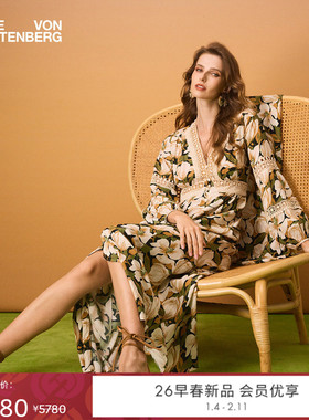 [海岛度假]DVF2026早春新款云朵花卉蕾丝拼接绉纱连衣裙DL4T024