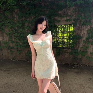 吊帶連衣裙女夏高級感小個子短款 薄荷綠特別漂亮掐腰小飛袖 碎花裙