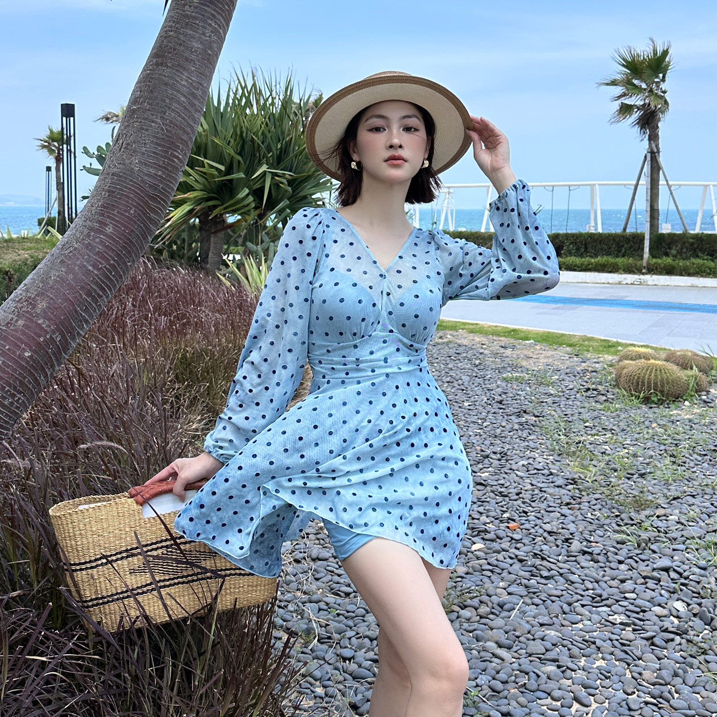 泳衣女款大码泡温泉遮肉保守连体显瘦长袖防晒2026新款微胖游泳装