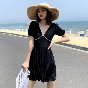 泳装 大码 2023新款 夏短袖 泳衣女胖mm200斤遮肚显瘦运动连体裙式