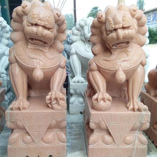 厂家供应晚霞红石雕狮子仿古石狮子一对庭院别墅门口景观雕塑