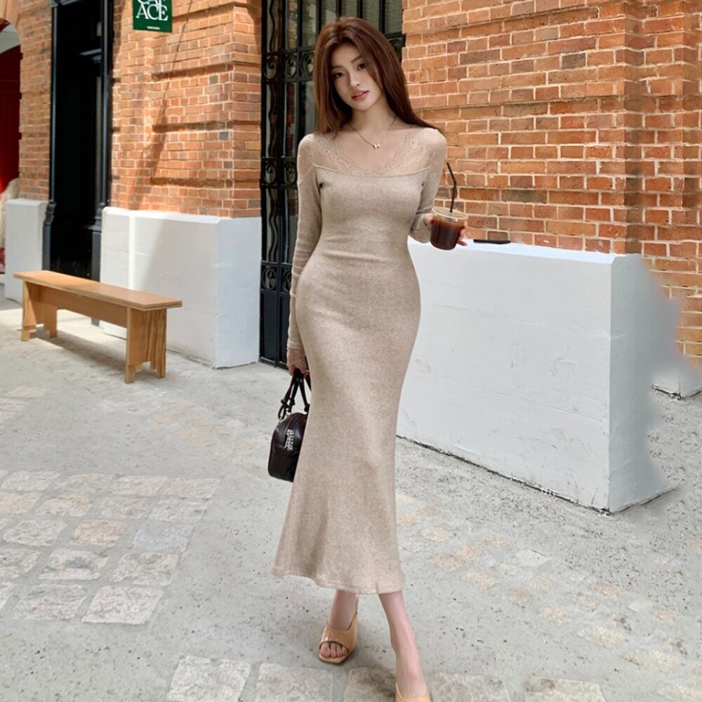 2026秋冬新款V领蕾丝拼接包臀鱼尾连衣裙女高级气质修身长裙
