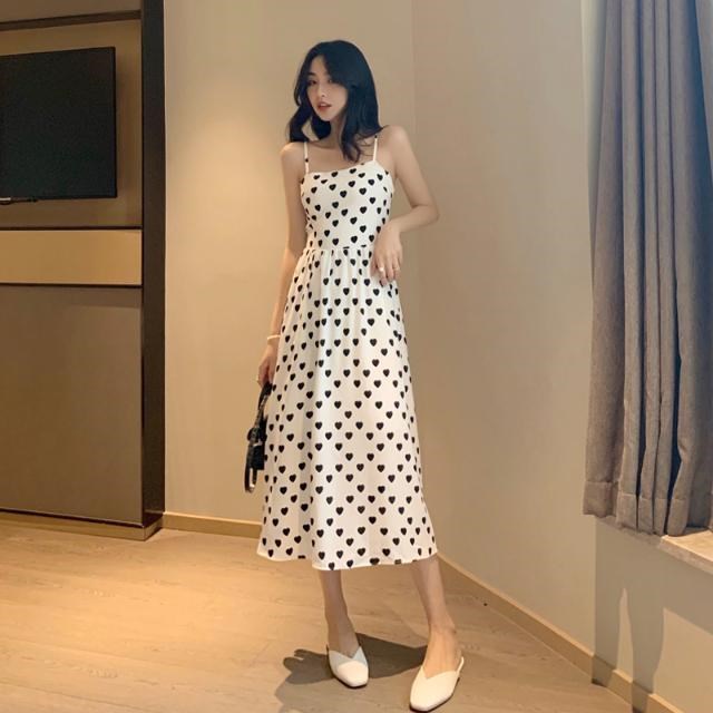 爱心无袖桃心吊带一字肩v领显瘦雪纺连衣裙女夏露肩小清新沙滩裙