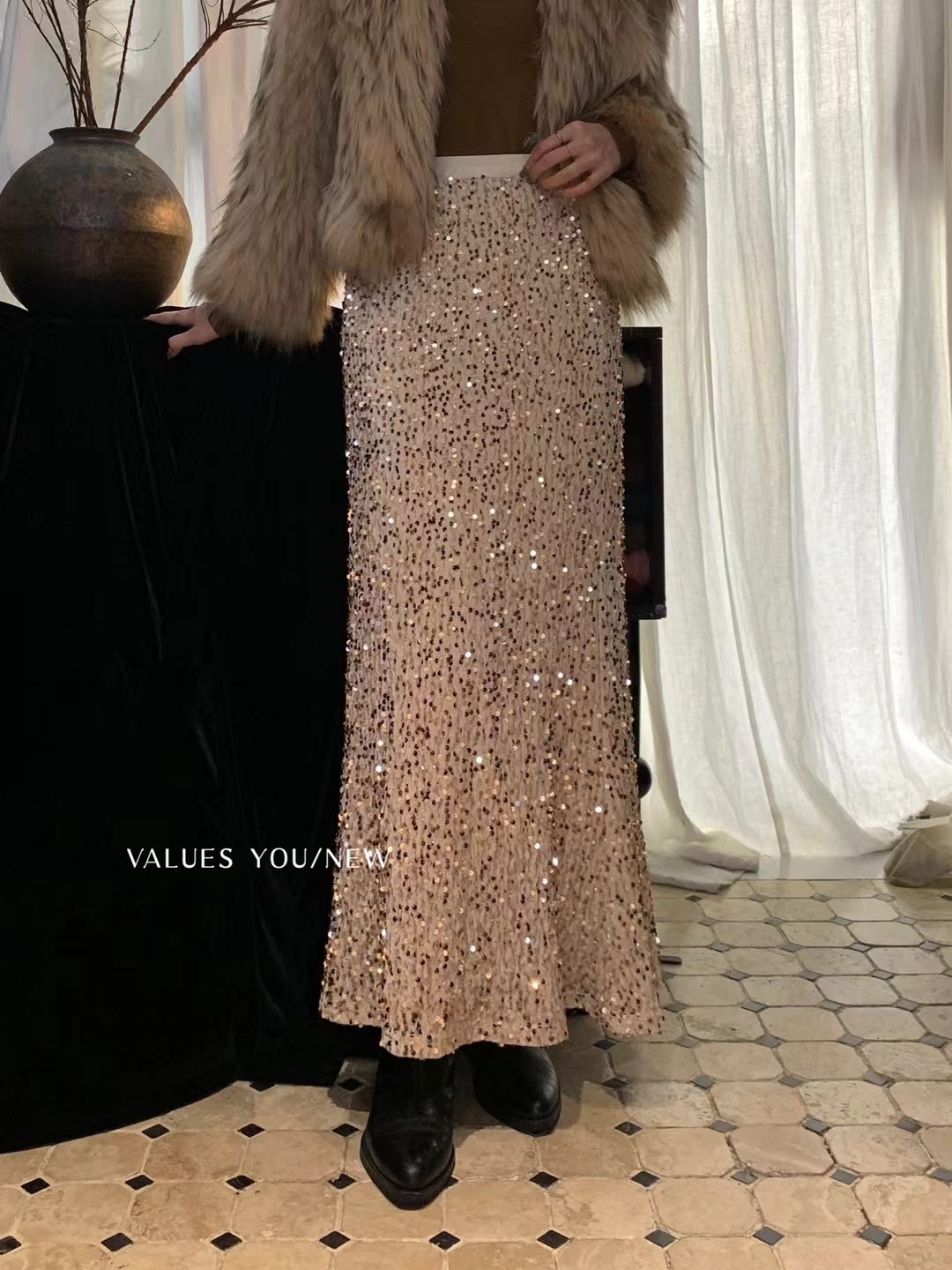 欧货春季新款丝绒重工亮片半身裙女直筒a字包臀加绒中长款高腰裙