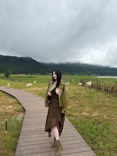 蛋白皮复古廓型翻领夹克皮外套女