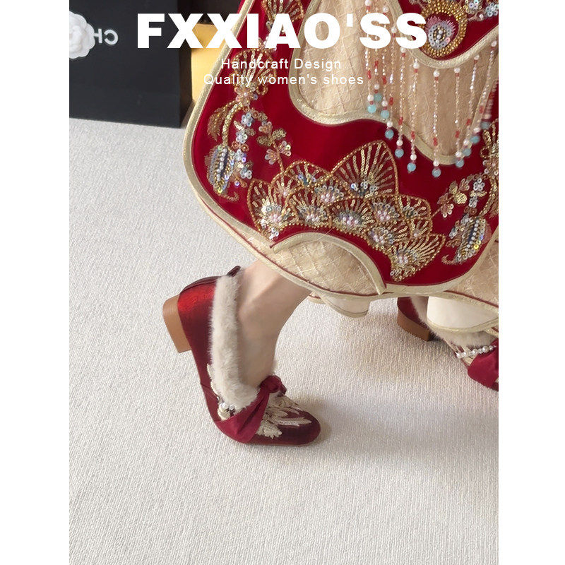 复古国风新中式刺绣红色毛毛鞋新娘冬天保暖加绒配秀禾服婚鞋平底