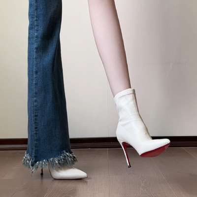 白色高跟短靴女秋冬款配裙子不累脚温柔风细跟尖头红底弹力瘦瘦靴