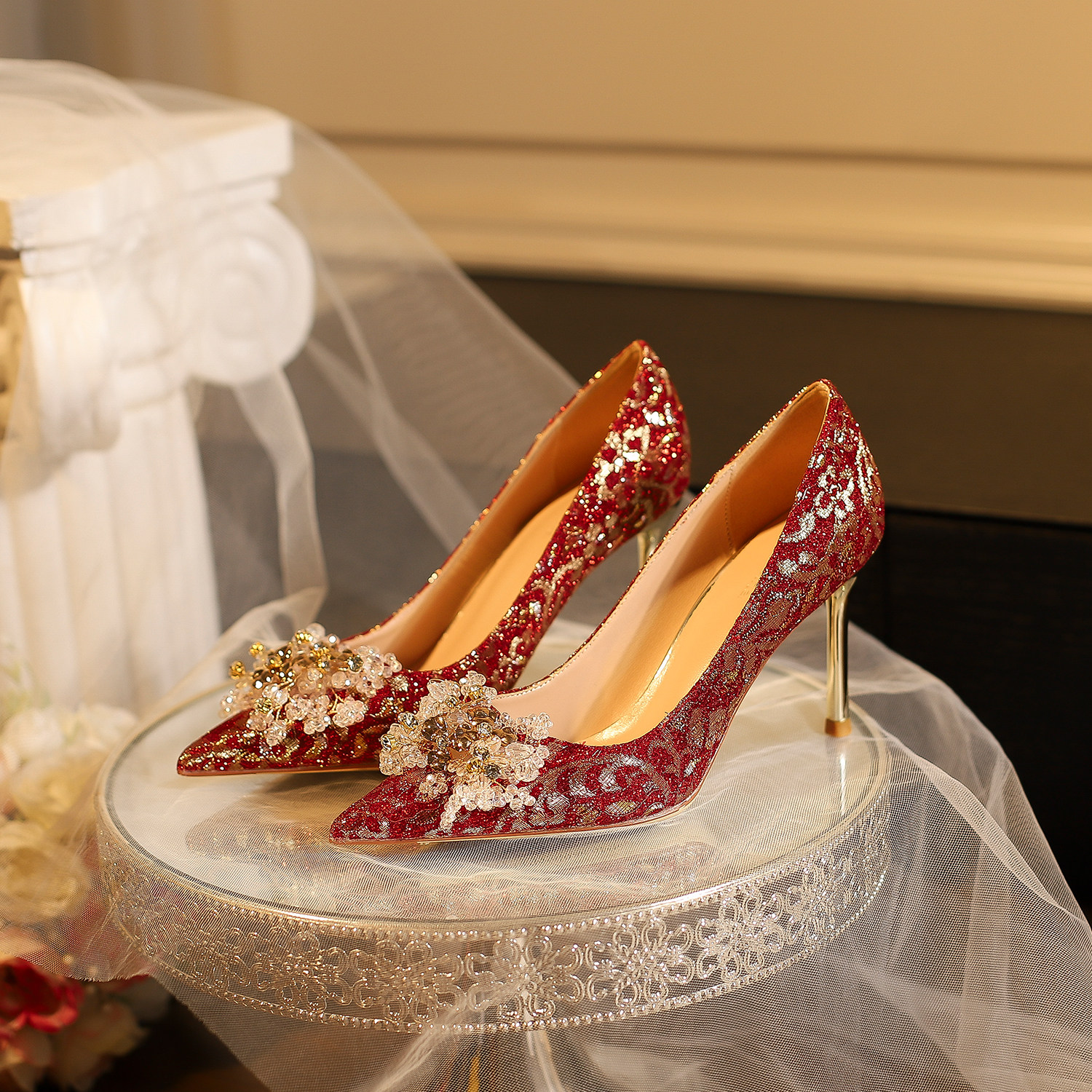 绝美婚鞋女2025新款秀禾服新娘鞋水晶法式红色高跟鞋不累脚敬酒鞋