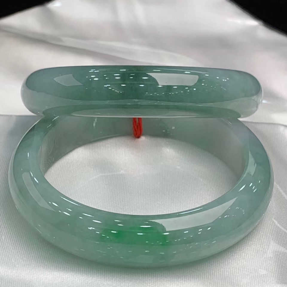 缅甸冰种油青翡翠手镯女款