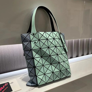 日本BAOBAO Prism Kangaroo7×7格袋鼠包七格拼色手提单肩子母包