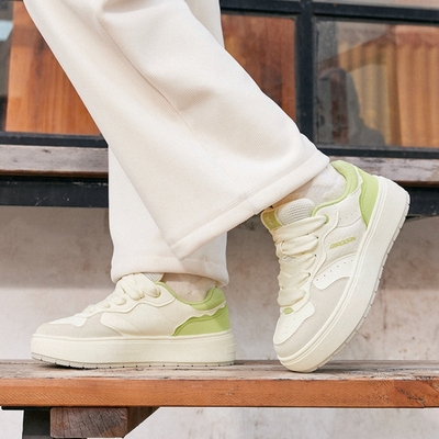 乔丹质燥女板鞋2025春季新款运动时尚休闲经典商场款QDL052244520