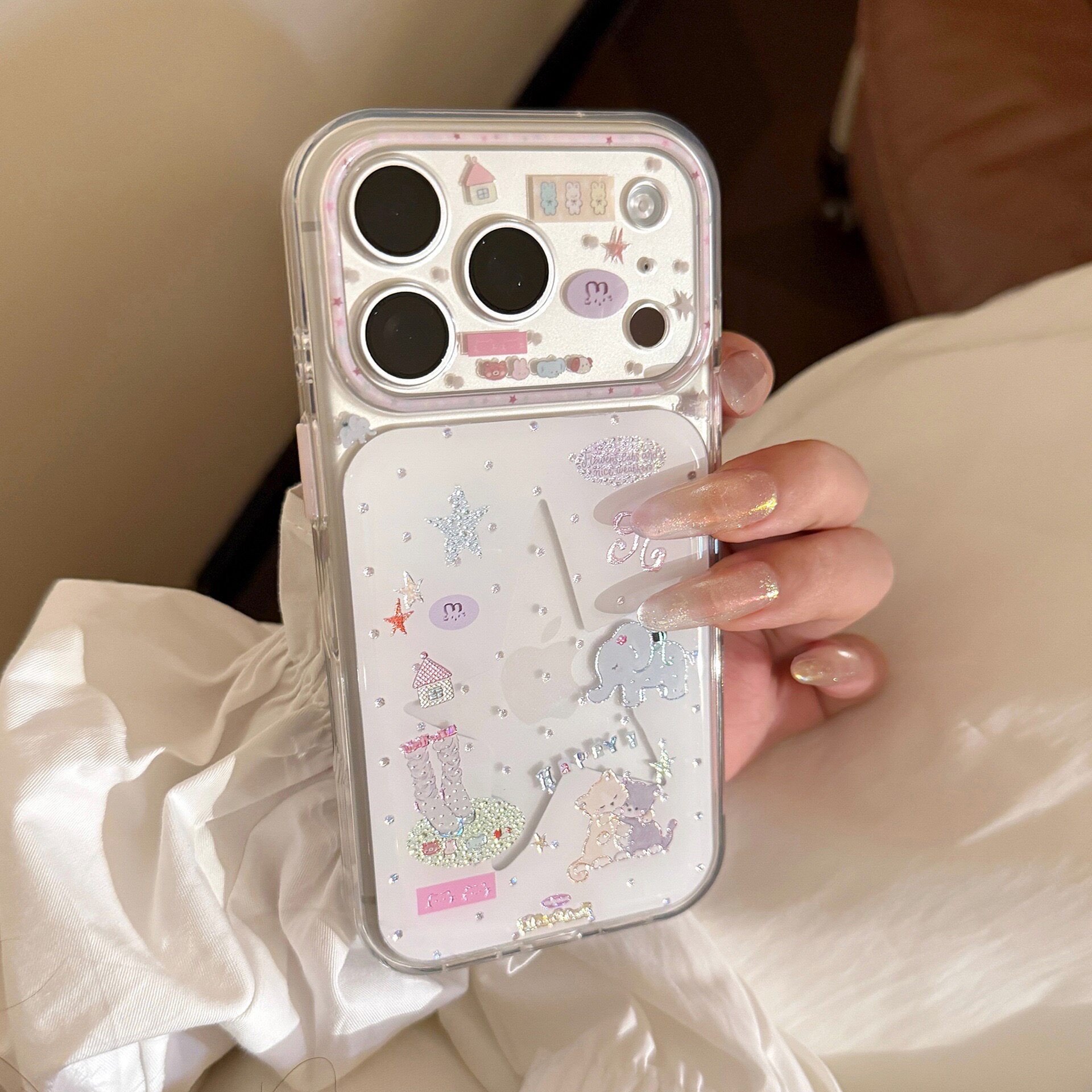 iPhone17透明卡通涂鸦手机壳图片