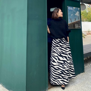 ROMANZESCO鎏金岁月2022秋季 复古高腰斑马纹羊毛伞裙 新款