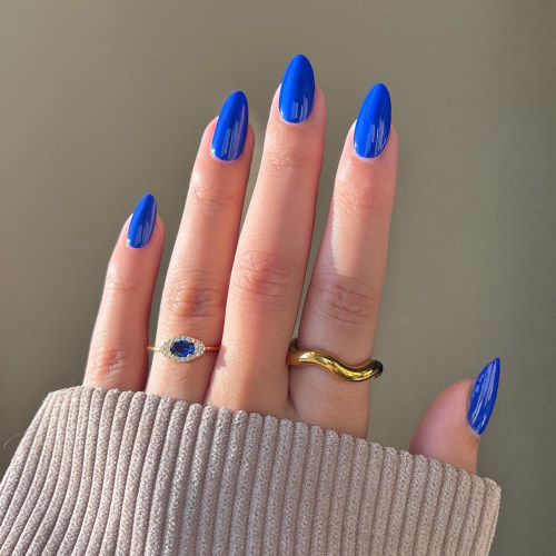 ESSIE819免烤显白电光蓝指甲油