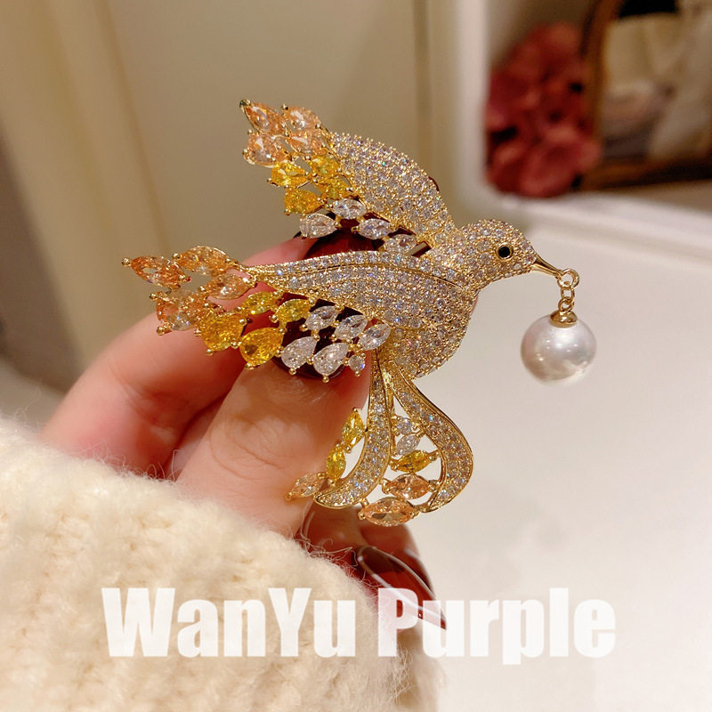 韩国高档重工满钻气质飞翔小鸟胸针女优雅大气铜镀真金贝珠别针扣
