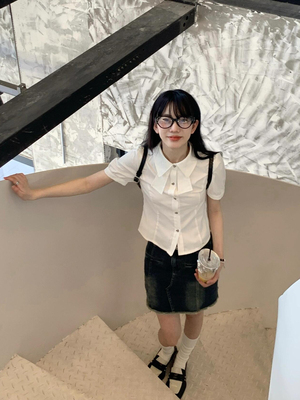 白色收腰短袖衬衫学院风泡泡袖女