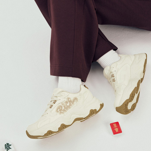 乔丹休闲鞋女2025冬季革面防滑耐磨缓震运动鞋女鞋QDL042261450G