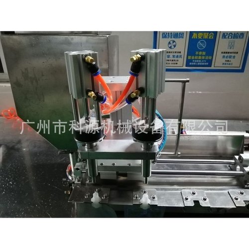 半自动小型果冻灌装机 辣椒番茄酱料果酱自立袋装气动罐装机