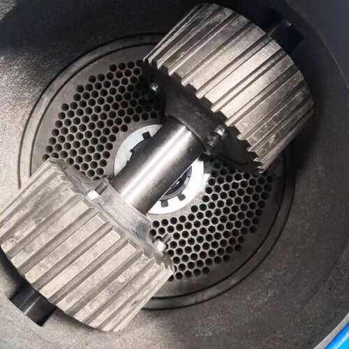 久诚机械直供全新现货型号齐全多种类型压辊宠物类狗粮饲料颗粒机