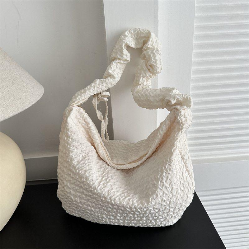 新品 韩版泡泡褶皱包秋冬新款纯色大容量托特包日系抽绳少女学生,箱包皮具/热销女包/男包,托特包,淘宝优惠券,粉丝福利购,淘宝优惠卷