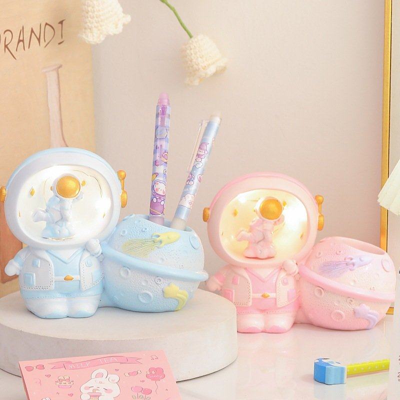 创意卡通宇航员笔筒小夜灯桌面朋友储摆件蜜实用物送礼收纳闺整理