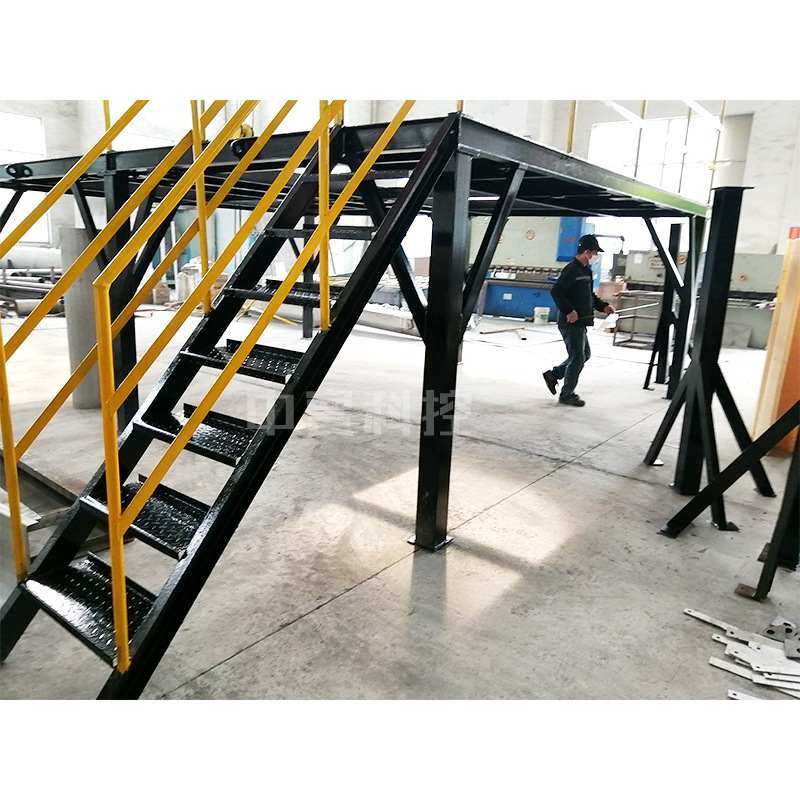 无锡厂家供应非标定 制不锈钢大型漏斗设备