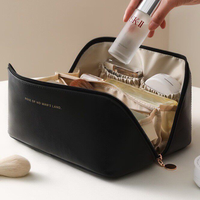 新品 风琴枕头包云朵PU皮革化妆包旅行便携手提收纳袋网红高级感