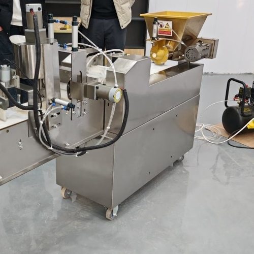 全自动智能机械商用小型油酥烧饼机千层饼肉机器加馍饼机器