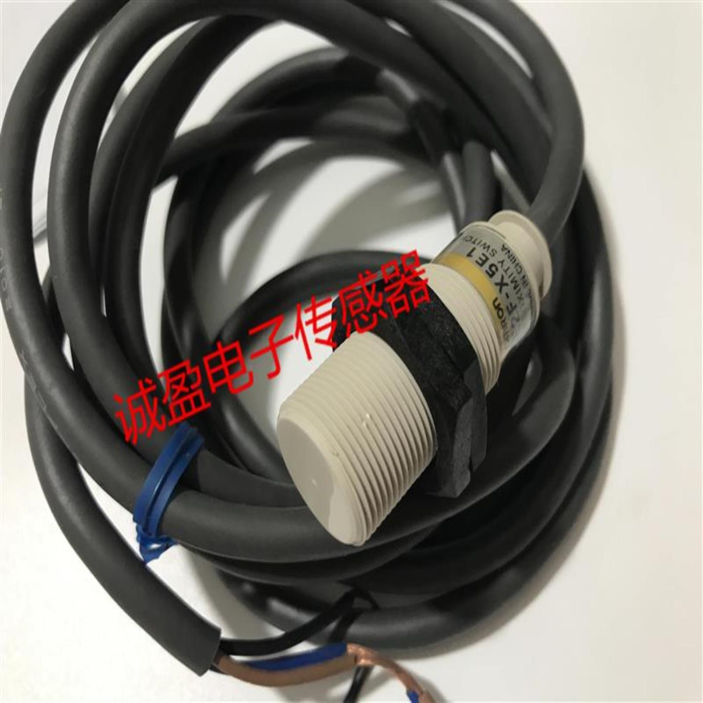 **正品接近传感器E2F-X5F1 X5Y1 X2Y1 X2Y2 E2FQ-X5D1 E2FM-X5D
