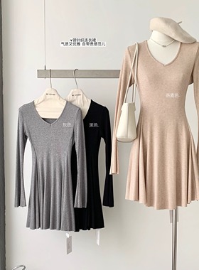 巨好看的早秋长袖打底针织连衣裙女冬季高级感内搭显瘦气质毛衣裙