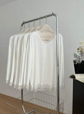 磨毛细腻加绒白色长袖V领针织T恤女甜欲蕾丝拼接宽松加厚打底衫