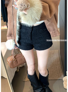 黑色毛呢阔腿短裤女2026春季高腰外穿辣妹a字毛茸茸休闲打底靴裤