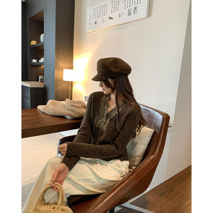 高知miu系蕾丝花边V领羊毛针织开衫女2026春季毛衣短外套新款上衣