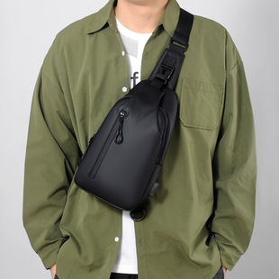 单肩包大容量背包防泼水胸包印logo一件代 男士 PU胸包韩国时尚