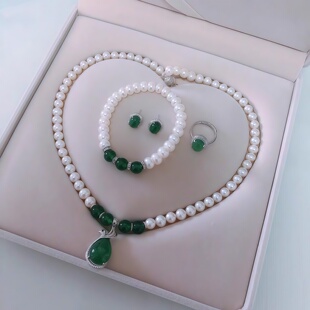 天然淡水珍珠项链女绿玛瑙吊坠小众轻奢圆珠链礼盒装送母亲节礼物
