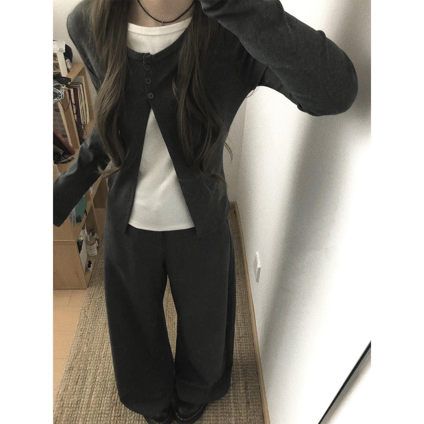 韩系深灰色假两件正肩长袖t恤女秋季设计感内搭修身显瘦打底上衣