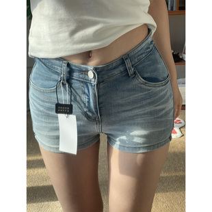 浅蓝色弹力紧身牛仔短裤女夏季薄款韩漫辣妹性感提臀显瘦直筒热裤