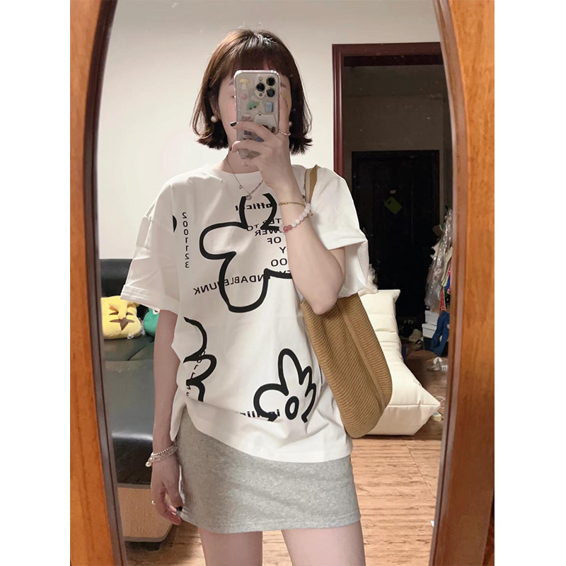 白色手绘花朵印花纯棉短袖t恤女