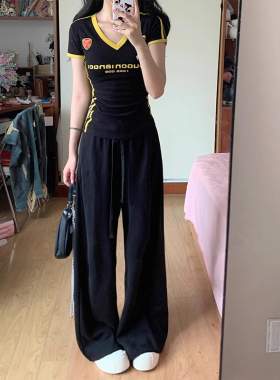 黑色V领收腰正肩撞色印花短袖t恤女夏季纯欲修身显瘦辣妹紧身上衣